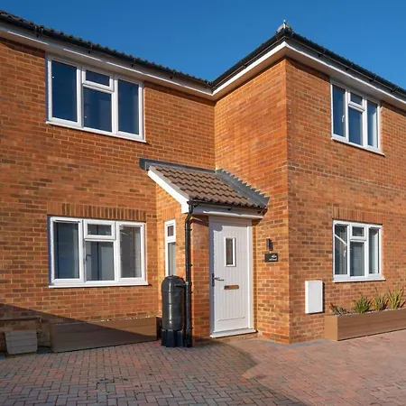 Mill Road Ground Floor Apartment Crawley  Exterior photo